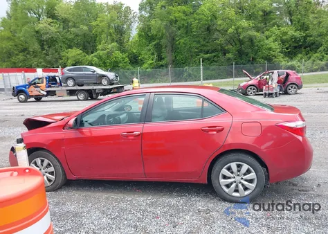 2015 Toyota Corolla Le z USA, uszkodzony, nr VIN 2T1BURHEXFC301228